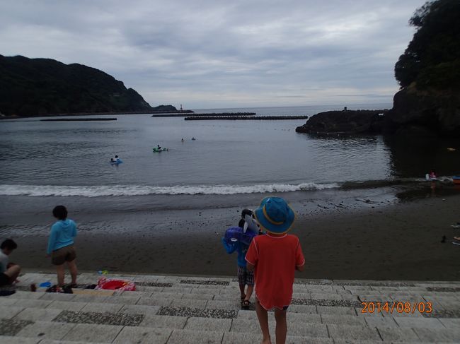 私も西伊豆は初めて。<br />5時間かけてたどり着いたのは・・・西伊豆の松崎海水浴場！<br /><br />1日目：松崎海海水浴場<br />2日目：三津シーバラダイス