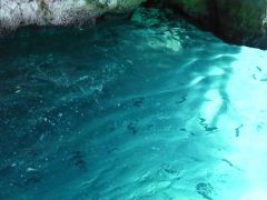 真夏の優雅な南イタリア旅行　Napoli×Puglia♪　Ｖｏｌ４４（第４日目昼）　☆トレミティ諸島（Isole Tremiti）：I.S.Domino×I.Capraiaのクルーズツアー♪「青の洞窟」を眺めて♪