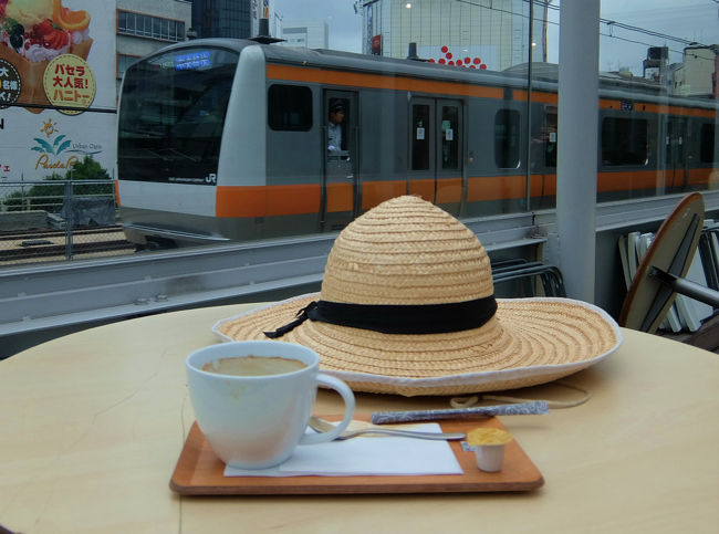 写真整理に疲れたら　一寸　コーヒー飲みに秋葉原へ<br /><br />マーチ　エキュート神田万世橋<br />http://www.maach-ecute.jp/<br /><br />義臣旅記<br /><br />２００６　有難う　交通博物館　まってます大宮で<br />http://4travel.jp/traveler/jiiji/album/10067167/<br />２０１１　神田川巡航　下<br />http://4travel.jp/traveler/jiiji/album/10540745/<br />２０１１　橋の上から　万世橋から柳橋（神田川巡航別冊）<br />http://4travel.jp/traveler/jiiji/album/10541693/ <br />２０１３　美しく　楽しく　神田川　旧万世橋駅　上<br />http://4travel.jp/traveler/jiiji/album/10813572/<br />２０１３　美しく　楽しく　神田川　旧万世橋駅　下<br />http://4travel.jp/traveler/jiiji/album/10813625/<br />