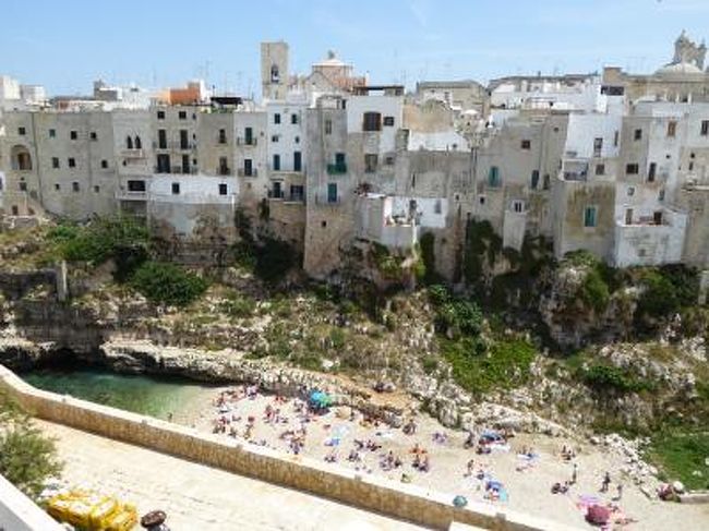 真夏の優雅な南イタリア旅行　Napoli×Puglia♪　Ｖｏｌ６７（第６日目昼）　☆ポリニャーノ・ア・マーレ（Polignano a Mare）：「Hotel Covo dei Saraceni」のスイートルームから素晴らしい絶景♪