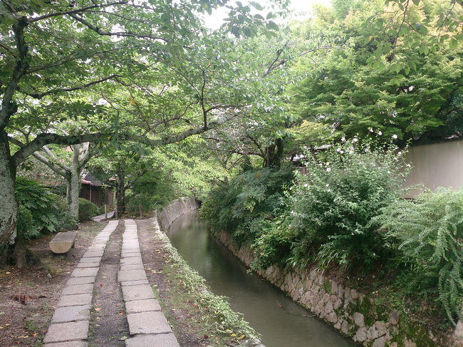 青春きっぷでひとり旅<br />京都に行きました。<br />蹴上インクライン〜哲学の道<br />銀閣寺。<br /><br />久しぶりに歩く哲学の道<br />木陰で休みながらぶらり歩く。<br />京都っていいなあって改めて思う。