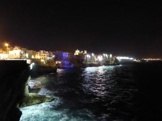 真夏の優雅な南イタリア旅行　Napoli×Puglia♪　Ｖｏｌ１０１（第７日目夜）　☆ポリニャーノ・ア・マーレ（Polignano a Mare）：聖母マリアの昇天祭♪断崖から幻想的な夜景を眺めて♪