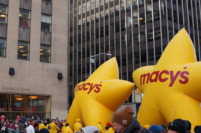 アメリカの祝祭日を利用して、ニューヨークへ<br /><br />ニューヨークのMacy&#39;s Paradeを見て、世界の最先端でもあり、歴史的な街、ニューヨークを観光してきました。<br />