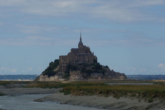 昨年末にパリに行ってからフランスが大好きになりました。<br />今年の2月からフランス語も通う程です。（殆ど喋れませんが・・・）<br />夏のフランスに行ってみたいと思い少し早目の夏休みをいただき<br />一人でフランスへ行ってきました。<br /><br />フランスはパリ以外にも素敵な場所がたくさんあると改めて思いました。