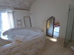 真夏の優雅な南イタリア旅行　Napoli×Puglia♪　Ｖｏｌ１１５（第８日目午後）　☆オストゥーニ（Ostuni)：「La Sommita Relais」の素晴らしいスイートルーム♪