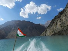 タジキスタンの宝石・イスカンダル・クル湖紀行　 その５　モーターボートによる湖上遊覧　