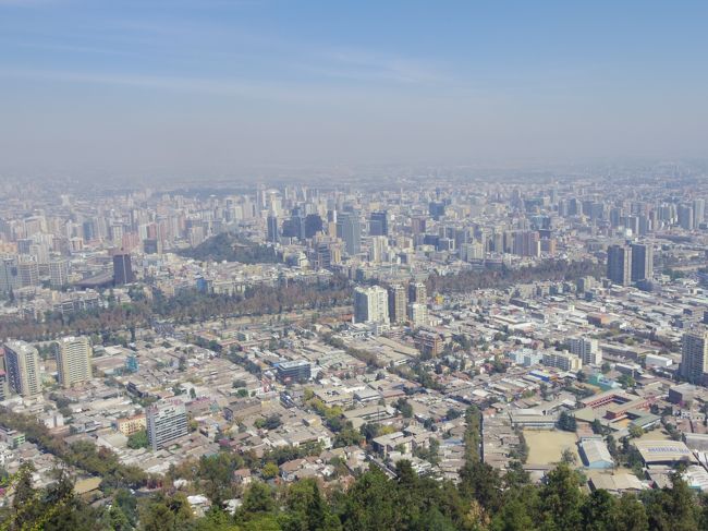 南米左側!女一人旅の写真たちですー。<br />南米は初でしたが、大好きになりました!<br />そんな大好きがきっと伝わる写真たち。楽しんでいただきたい〜。<br /><br />★エクアドル→ペルー→ボリビア→イースター島→チリ★<br />へと、移動しましたー。<br />良かったら!色んな国の写真を楽しんでください。<br />そして、これから南米左側に行かれる方の、何かお役に立ちますよーに!