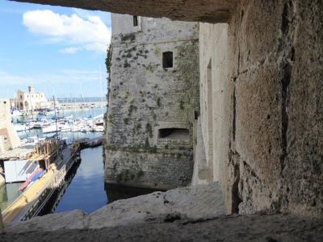 真夏の優雅な南イタリア旅行　Napoli×Puglia♪　Ｖｏｌ２９２（第１５日目午後）　☆ガリポリ（Gallipoli)：ガリポリ城（Castello Angioino)の内部を見学♪