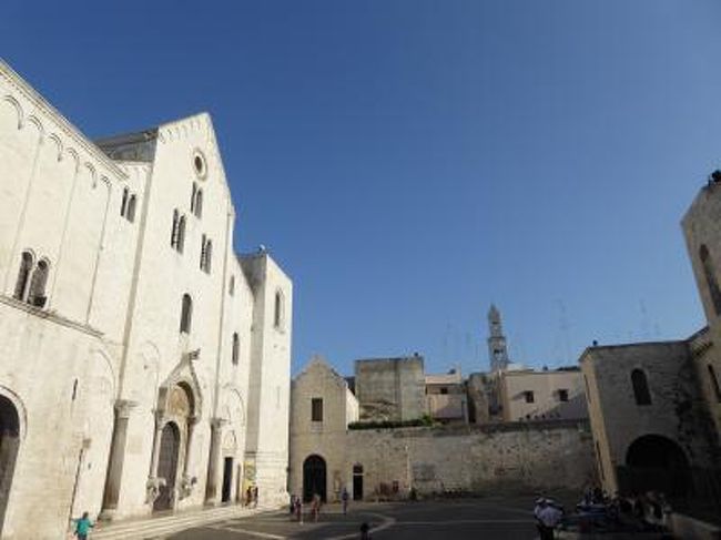 真夏の優雅な南イタリア旅行　Napoli×Puglia♪　Ｖｏｌ３２４（第１７日目午後）　☆バーリ（Bari)：美しい「Basilica di San Nicola」の裏側から旧市街内へ♪