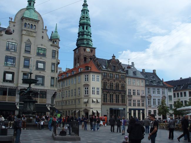 イギリスからのトランジットがコペンハーゲンで４時間位時間があったので、市街散策をしてきました。