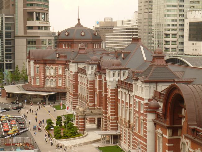 今年2014年のシルバーウィーク（9月の連休）後半は東京の観光をしましたよ。<br /><br />ここでは渋谷駅周辺と東京駅周辺の街ブラ旅行記です。<br /><br />東京の方は「東京に旅行！？」って思われるかもね。<br /><br />普段過ごしている場所なら。<br /><br />私達、地方に住む者にとっては東京は海外と一緒。<br /><br />もの珍しいことが沢山あるんですよ。<br /><br /><br />