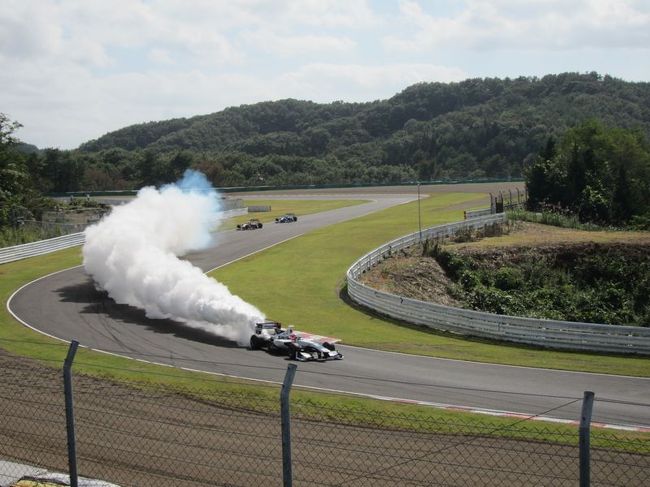 宮城県村田町にあるスポーツランドＳＵＧＯ。<br />東北最大のレーシングコース。<br /><br />９月２７〜２８日に４輪レースの国内最高峰のスーパーフォーミュラが開催。<br />決勝レースの前日に公式予選＆Ｆ３レースを観戦してきました。