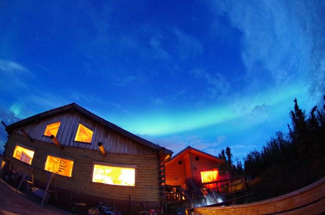 秋のアラスカにオーロラと大自然をもとめて（オーロラロッジで見た！編）