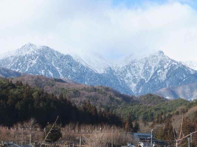 ミステリーツアーで出かけ、遠回りして昼神温泉い宿泊。翌日、善光寺を目指して長野全体を楽しんだ。冬なので、バスの中からは、山また山でしたが、北アルプス、南アルプスなどを楽しめた。その中で、大好きな常念岳と宝剣岳に逢えて感激ひとしお。