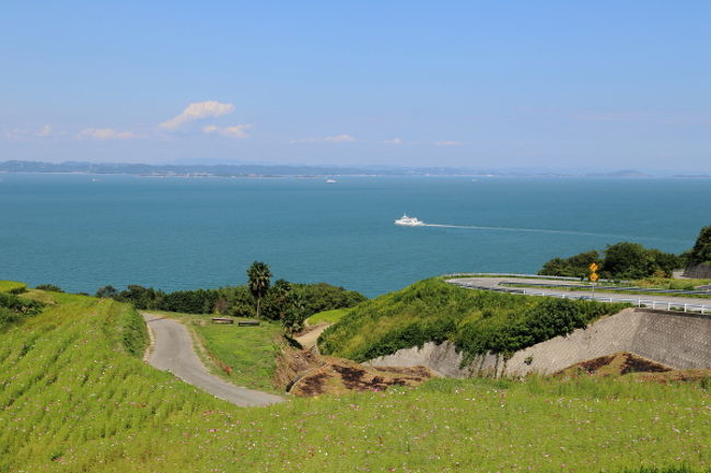 毎度毎度の猫旅。<br />今回はどこの島に渡ろうか。<br /><br />いろいろあって縁あって香川県豊島にお邪魔してきました。<br /><br />にゃんこ目当ての旅ですが、<br />あまりの絶景ににゃんこを忘れてしまう程。<br /><br />そして今回の旅の収穫は、人との出会い。<br />豊島の人は本当にやさしい人が多い。<br />そして強い人が多い。<br />とっても意味ある旅だったとあらためて思うのです。<br />