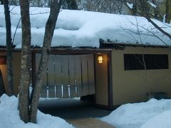 雪の信州旅：なかなか予約できない宿「仙仁温泉」と北斎ゆかりの地・小布施