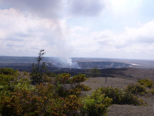 憧れの地、ハワイ旅行。２日目。<br /><br />この日は　丸一日、現地ツアーで　キラウエア＆マウナケアへ！！！<br /><br />ヽ(*´∀｀)ノ<br /><br />まずは　前半、ホテルを出てサウスコハラリゾートエリアから　コナ→プナルウ→キラウエアまで。