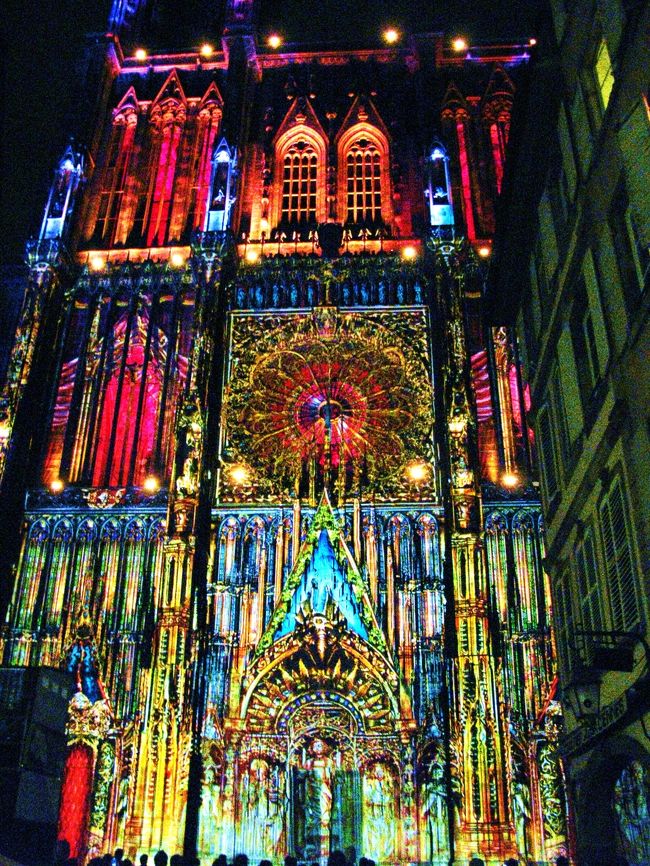 晩夏のアルザス・ロレーヌ（２）　七色に輝くストラスブールのノートルダム大聖堂