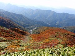 紅葉のつづれ織り　錦秋の巻機山に登る♪