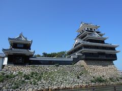 豊前中津　官兵衛をたずねる　島津征伐で戦功挙げた軍師黒田孝高が秀吉より拝領築城し後に細川・奥平及び小笠原と著名大名が居城した『中津城』訪問