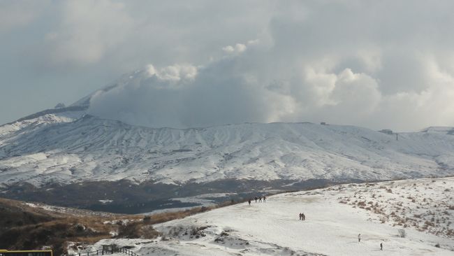 雪の阿蘇を楽しむ