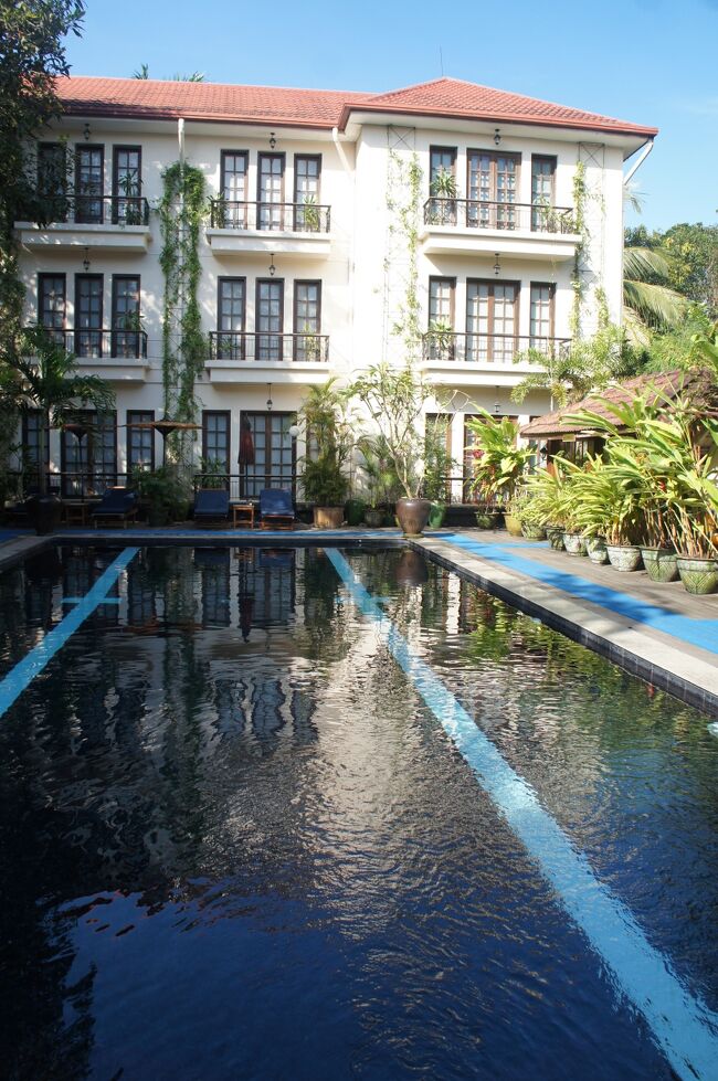 緬甸憧憬(15)　迎光（ヤンゴン）　サボイホテルのスイートにアップグレードしてもらい、旅の初日のストランドホテルに戻りハイ・ティーを楽しむ。