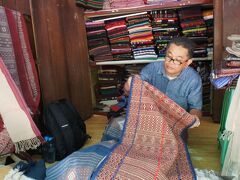 緬甸憧憬(18)　迎光（ヤンゴン）ボージョー・マーケットで織物屋の主人に間違えられ、ガバナーズ・レジデンスで寛いでから空港へ向かう。