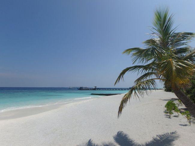 ■行き先<br />ココアアイランドリゾート(COCOA ISLAND RESORT)<br /><br />■日程<br />2014年10月18日 ~ 2014年10月24日 (5泊7日)<br /><br />■航空会社<br />シンガポール航空利用<br /><br /><br /><br />人生初海外にして初飛行機、そして、なんと言ってもハネムーン♪<br /><br />ここぞとばかりに撮った写真、その数なんと750枚!!<br /><br />カメラのデータ空っぽにしておいてよかった・・・(笑)<br /><br /><br /><br />そんなドタバタウキウキな、ココアアイランド旅行記です♪