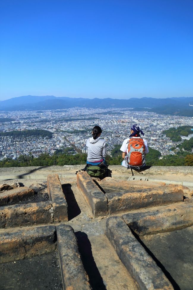 快晴の日曜日。<br />こんな日は山に登りたくなります。<br />そんなわけで，大文字山へレッツゴー！