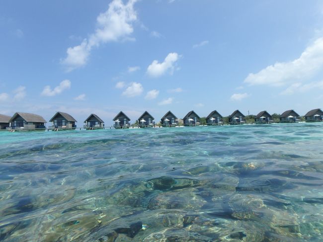■行き先<br />ココアアイランドリゾート(COCOA ISLAND RESORT)<br /><br />■日程<br />2014年10月18日 ~ 2014年10月24日 (5泊7日)<br /><br />■航空会社<br />シンガポール航空利用<br /><br /><br /><br />人生初海外にして初飛行機、そして、なんと言ってもハネムーン♪<br /><br />ここぞとばかりに撮った写真、その数なんと750枚!!<br /><br />カメラのデータ空っぽにしておいてよかった・・・(笑)<br /><br /><br /><br />そんなドタバタウキウキな、ココアアイランド旅行記です♪
