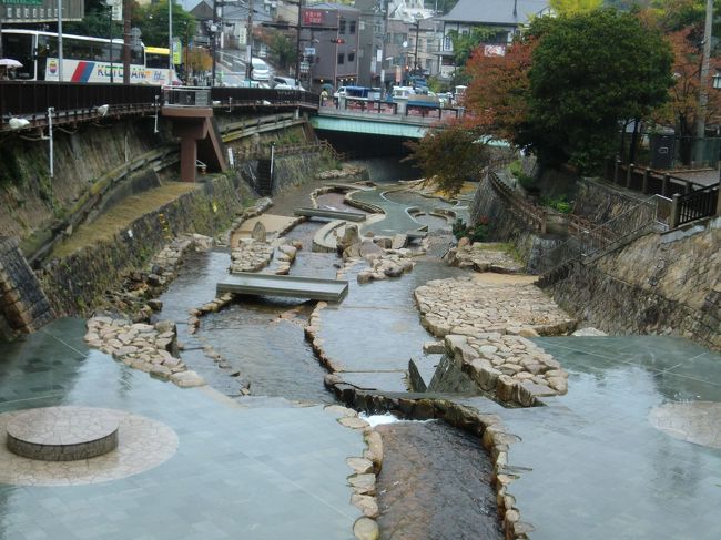 高野山を後にして、次に向かったのは大阪・新世界。<br />右も左もわかりませんが、とりあえず行ってみます。<br />ドキドキ・・・。<br /><br />そして３日目は兵庫県有馬温泉へ。<br />名湯を満喫して帰ります。