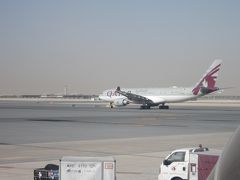 カタール航空　ビジネスクラス　［羽田→ドーハ］　　　《タンザニア》アルーシャ＆セレンゲティ国立公園＆ザンジバル①