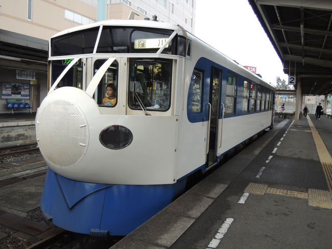 帰省がてら、愛媛県の宇和島（うわじま）から高知県の窪川（窪川）まで、JR予土線の新幹線列車に乗車しました。<br /><br />なお、このアルバムは、ガンまる日記：特急券不要の新幹線に乗車[http://marumi.tea-nifty.com/gammaru/2014/11/post-7204.html]<br />とリンクしています。詳細については、そちらをご覧くだされば幸いです。