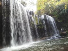 マイナスイオンをたっぷり浴び滝の裏側から見よう鍋ヶ滝　　※熊本県小国町