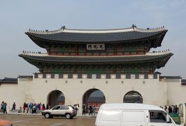 2014秋、韓国旅行記28(19/30)：10月30日(8)：ソウル、景福宮、光化門、世宗大王像、マガジン展
