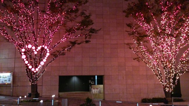 早くもクリスマス気分 新バージョン 六本木ヒルズのイルミネーション 六本木ヒルズの展望台 大人気 ティム バートンの世界 展 六本木ヒルズ クリニックのクーポンで無料で頂けるグランドハイアット東京内のランチ Laの Lawry S The Prime Rib Tokyo 恵比寿店
