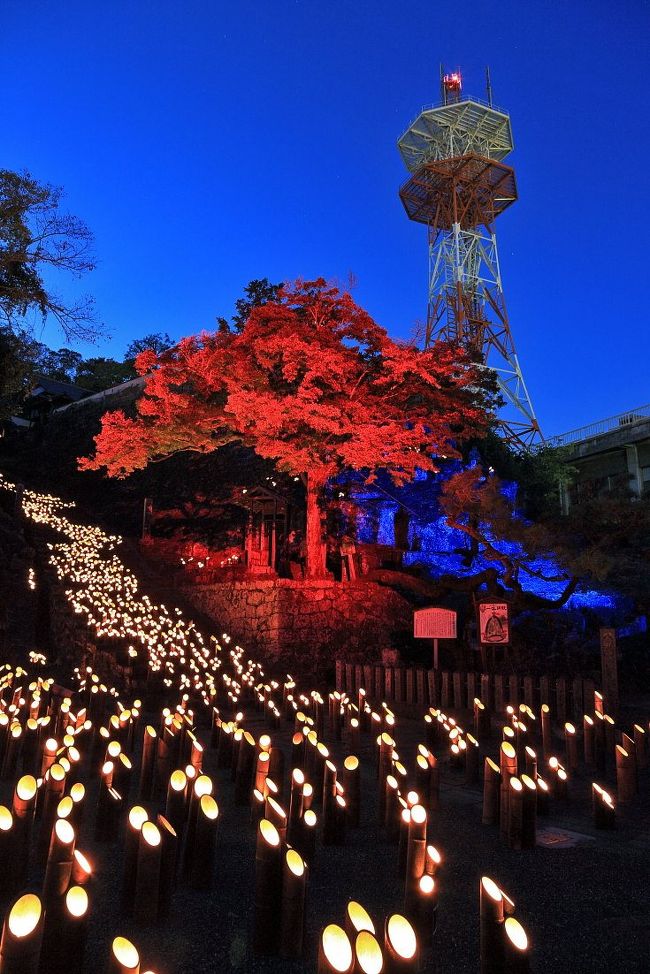 11月15日、竹田市において八幡山縁日が行われ、7周年記念行事の一環として<br />mini　竹楽　なる竹灯篭のイベントが行われた。<br />本番は11月21日（金）・22日（土）・23日（日）に行われる予定です。<br />本番ではより規模も大きく、イベントを数多く催されます。<br />ぜひ、本番、竹楽に皆さまお越しください。<br />幻想的な竹灯篭の灯りの世界が楽しめます。<br /><br />今回は、プレ　mini　竹楽です。