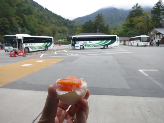 車で旅をしたくて<br />東京→新潟→金沢→古川→奥飛騨と行ってきました。<br /><br />奥飛騨は草円に宿泊。サービス、食事は残念でした。<br />福地温泉にある朝市というのも、要はリサイクルショップで<br />野菜も現地の他の店より高い。<br />なんだか騙されているような嫌な気持ちになりました。<br />温泉は良いのに、どちらももったいない場所です。