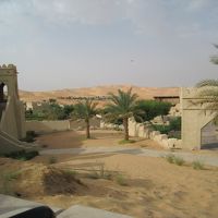 QASR AL SARAB DESERT RESORT BY ANANTARA（カスル・アル・サラブ・デザート・リゾート・バイ・アナンタラ）泊