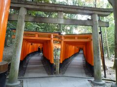 秋の京都ひとり旅（１）～朝７時の伏見稲荷＆哲学の道～