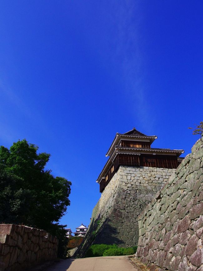 道後温泉♪道後温泉♪<br />建物内もっと探検できたら良かったな〜♪<br /><br />そして時間があったら行こうかな？くらいだった松山城観光。<br />いやいやいや!松山に行ってここ見ないで帰るとかないでしょ！って言えるくらい見ごたえのある場所でした！