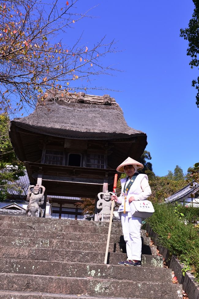 　空港の帰り、国東町の安国寺へ行きました。<br />　安国寺は、1392年に足利尊氏を開基として創建されました。