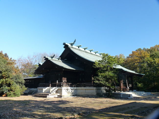 群馬県太田市の、高山神社へ行ってきました。<br /><br />ここは、高山彦九郎を祀った神社です。高山彦九郎が生まれ育った太田市や県内外の有志により、明治１２年（1879）に建てられました。建築当初の社殿は天神山中腹にありましたが、昭和４年(1929）に現社殿が山頂に建てられました。(高山神社ホームページより）