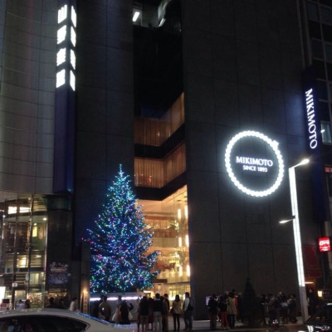 夜の銀座をぶらぶら。この時期、灯りが綺麗です。