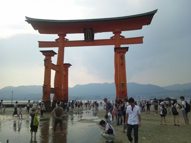 Perfumeを生み出した広島ですが、もちろん魅力的な観光地でもあります。ふらりとちょっと広島に行ってきた週末、広島ついでに仕事で立ち寄った岡山と、まだ行ったことがなかった世界遺産の厳島神社まで足を運んでみました。