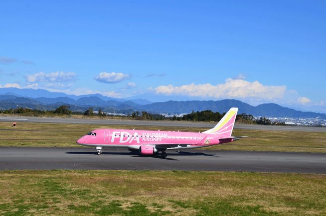 車でR1を西進していて島田市内に入ってからふと久しぶりに富士山静岡空港に行きたくなり、即…。(笑)<br />と、言うわけで“久しぶりに富士山静岡空港”です。<br />本当は、もう少し西へ行くはずだったのに。<br /><br />★富士山静岡空港のHPです。<br />http://www.mtfuji-shizuokaairport.jp/<br /><br />★アシアナ航空のHPです。<br />http://jp.flyasiana.com/C/ja/main.do<br /><br />★FDA(フジドリームエアラインズ)のHPです。<br />http://www.fujidream.co.jp/<br /><br />★ANA(全日空)のHPです。<br />http://www.ana.co.jp/
