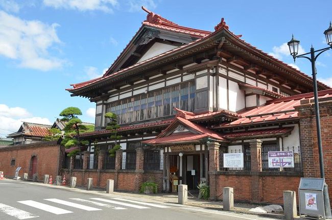 青森の旅の３日目は２０数年前ぶりの津軽半島を再訪しました。前回訪れた時は青森駅から津軽鉄道で三厩まで行き、そこから路線バスで竜飛崎まで行きました。今回は青森市内から悠々とレンタカーで国道３３９号線を北上して竜飛崎を目指しました。懐かしい気分に浸りながらドライブしました。<br /><br />日程<br />１０月１日　徳島→青森<br />　　　　　　三内丸山遺跡、奥入瀬渓流<br />　　　２日　十和田湖<br />　　　３日　亀ヶ岡遺跡、太宰治記念館、竜飛崎<br />　　　４日　青森→徳島<br />