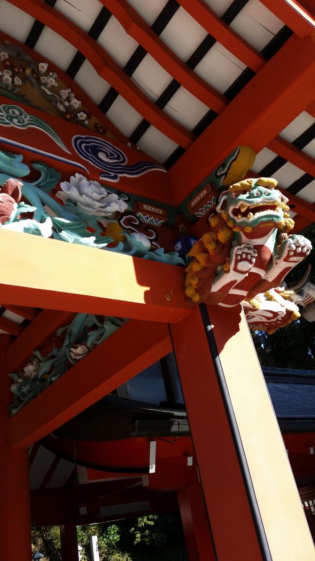 鹿児島に行って来ました。温泉と神社巡りの旅です。観光少なめですが、大満足の旅でした。鹿児島っていい所ですねー。<br /><br />1日目<br />①12時頃鹿児島空港着。<br />②レンタカーを借りて鹿児島の旅スタート。<br />③霧島神宮。<br />④一般道で桜島を見ながら海沿いに南下。<br />⑤指宿白水館に宿泊。<br /><br />2日目<br />①ホテルで砂むし<br />②チェックアウトして指宿観光。<br />③JR西大山駅<br />④せびら自然公園<br />⑤蓋釜神社<br />⑥池田湖<br />⑦唐船峡　市営流しそうめん<br />⑧道の駅いぶすき<br />⑨お酒のディスカウントショップ<br />⑩道の駅やまかわ<br />⑪ホテル秀水園に宿泊<br /><br />3日目<br />①８時30分チェックアウト<br />②一部有料道路を使って鹿児島空港へ。<br />③鹿児島空港11時着。レンタカーを返却してお昼頃の便で帰路。