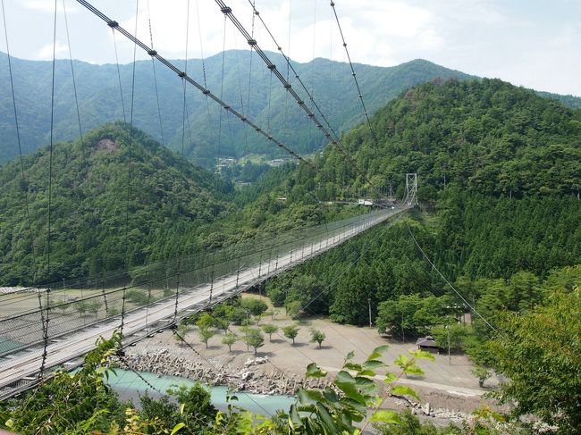 ７月１６日〜１９日の、３泊４日で<br />旦那と三重・和歌山・奈良・京都の近畿旅行に行ってきました。<br /><br /><br />７月１７日（木）<br />２日目、熊野を巡ったあとは吉野山を経由して奈良駅の方に向いました。<br />春の時期に一度は行ってみたい場所ですが、今回初めて吉野山に<br />足を踏み入れてみました。<br /><br />そしてこの日は、奈良駅のすぐ近くのホテルに宿泊しました。<br />
