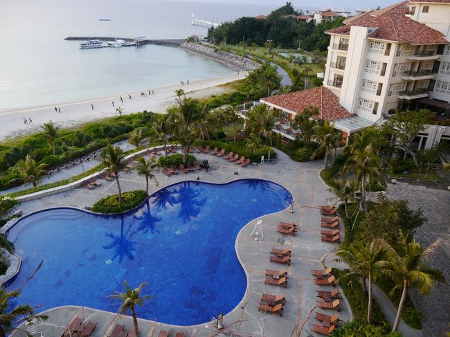 沖縄名護市喜瀬にあり、沖縄サミットで有名な万国津梁館に隣接するリゾートホテル。<br /><br />リゾート感満載の施設、周辺は日常生活から完全に隔離され本当にリラックスできます。